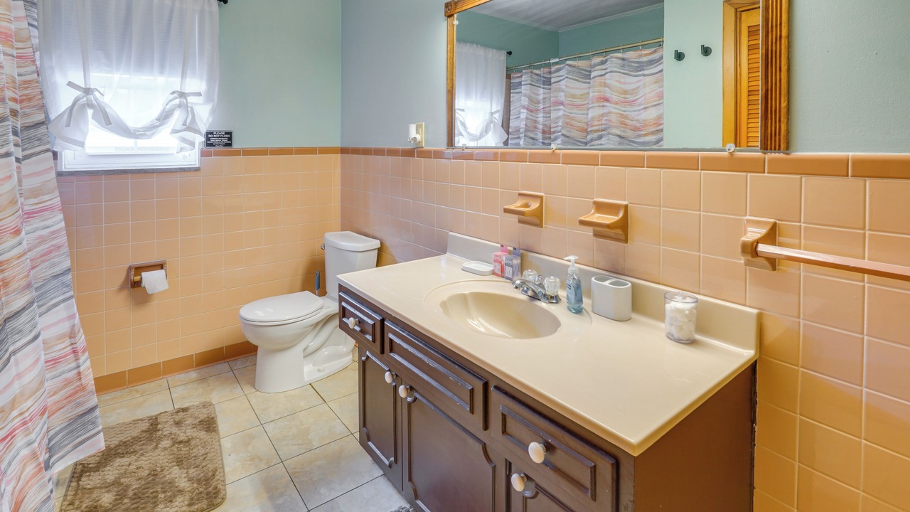 Photo of Bathroom in Etowah