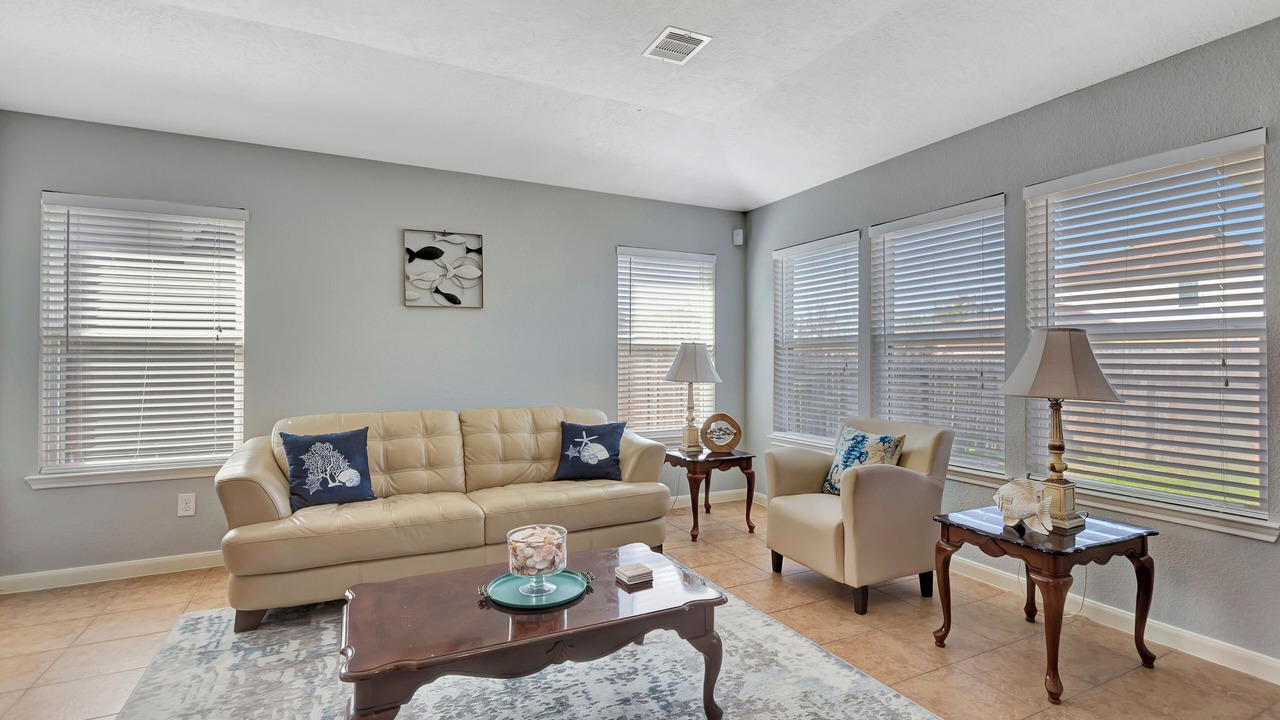 Photo of Livingroom in League City