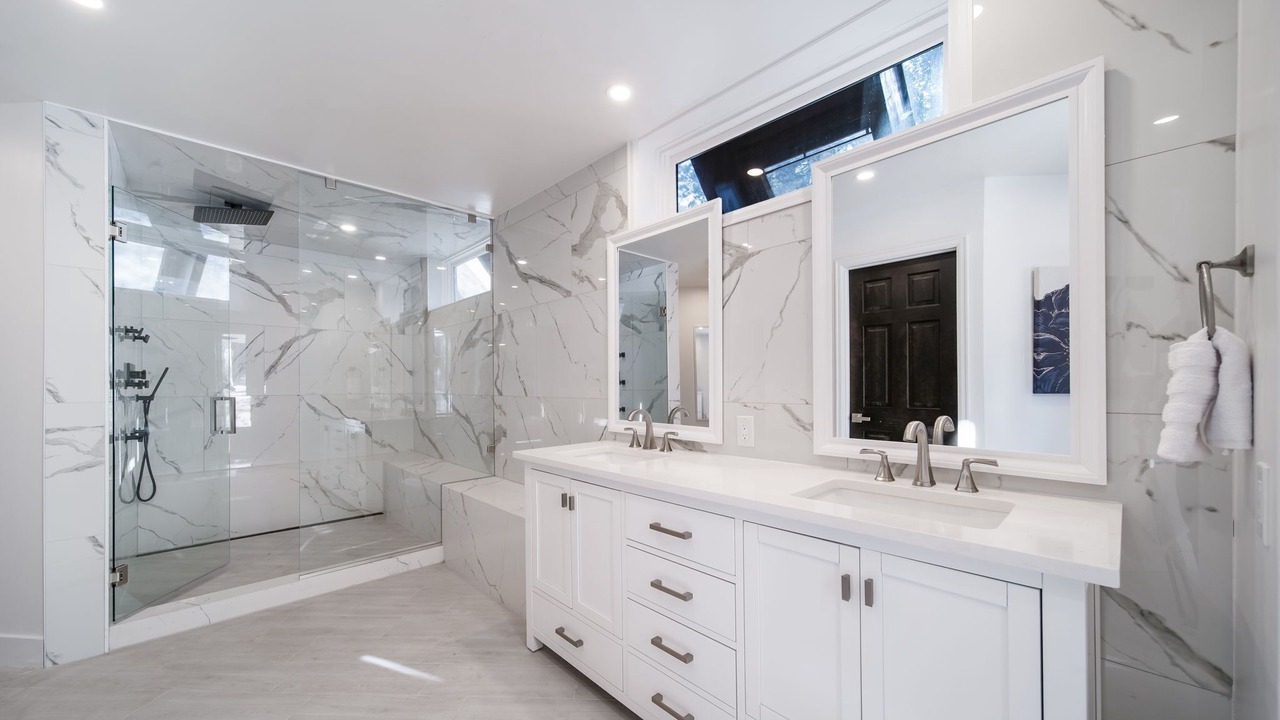 Photo of Bathroom in Pine