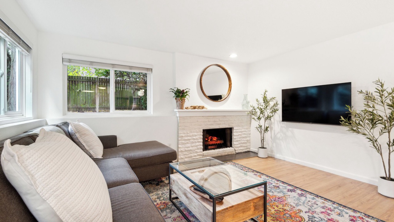 Photo of Livingroom in Old Ballard