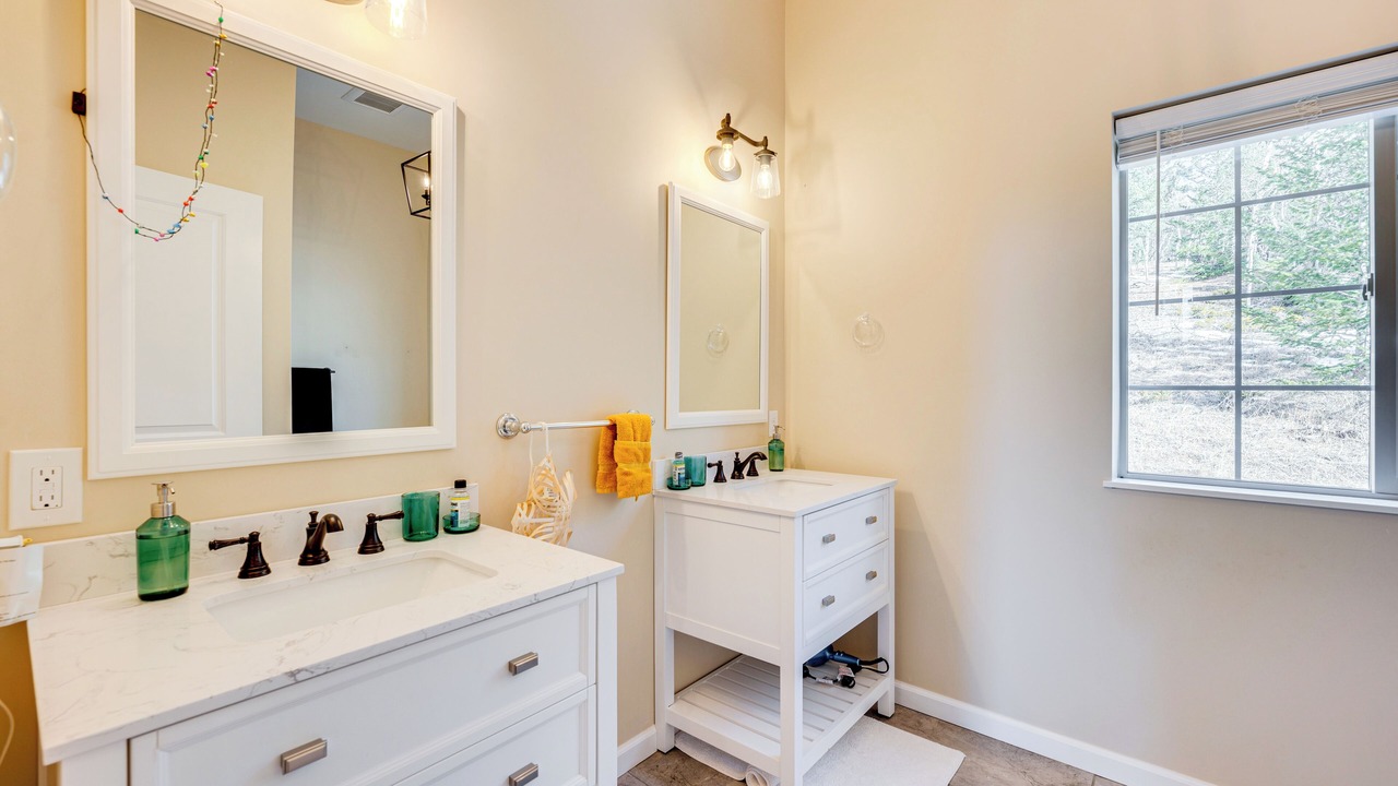 Photo of Bathroom in Black Hawk