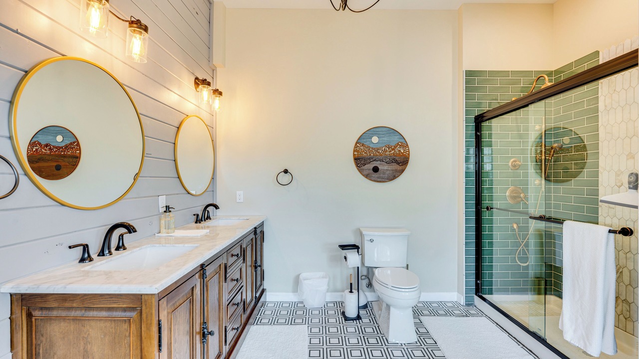 Photo of Bathroom in Black Hawk