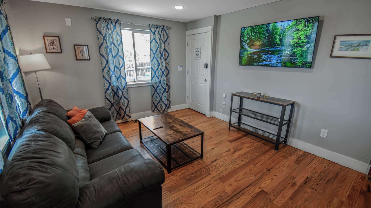 Photo of Livingroom in Berkley