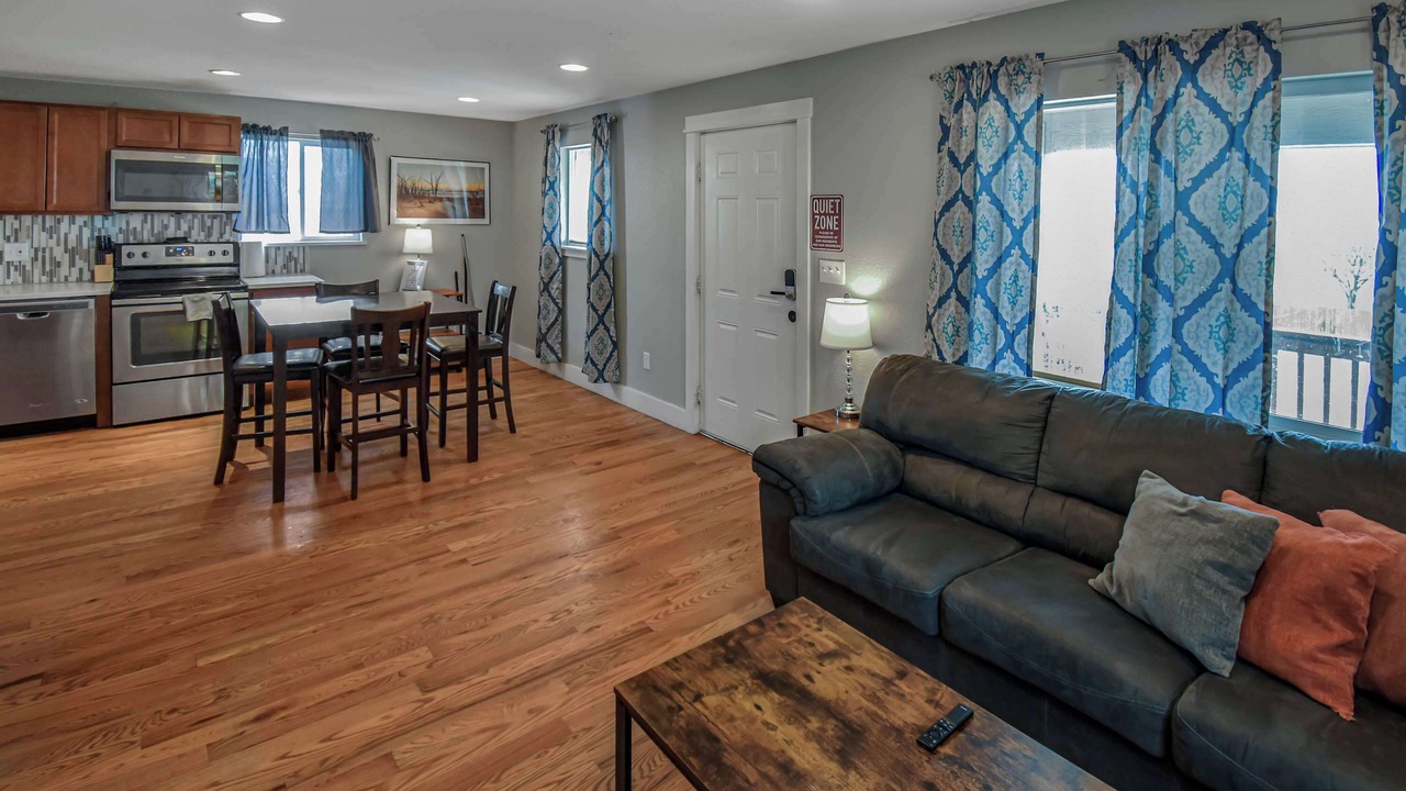 Photo of Livingroom in Berkley