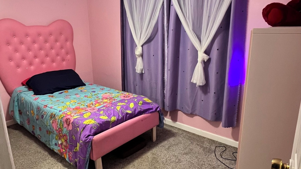 Photo of Bedroom in Dearborn Heights