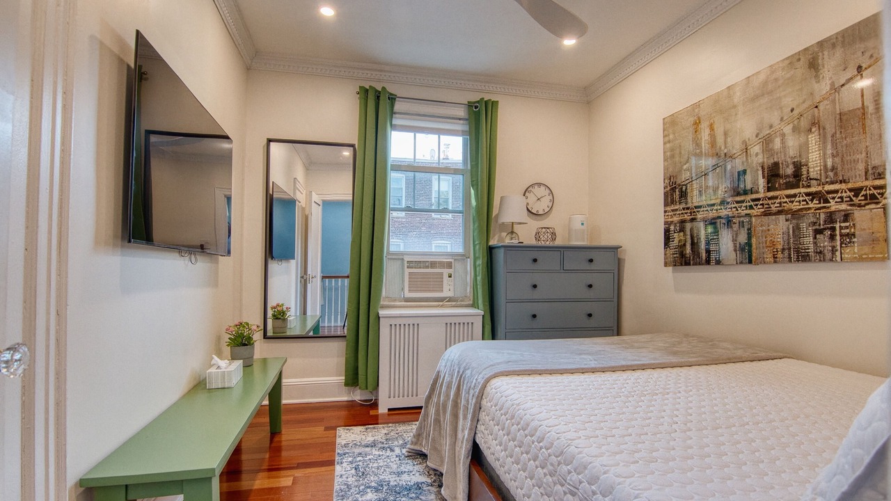 Photo of Bedroom in Prospect-Lefferts Gardens Historic District