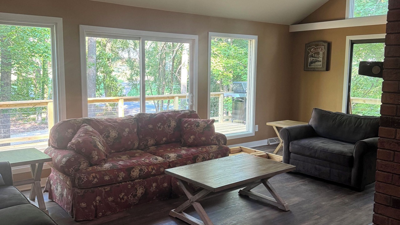 Photo of Livingroom in Albemarle