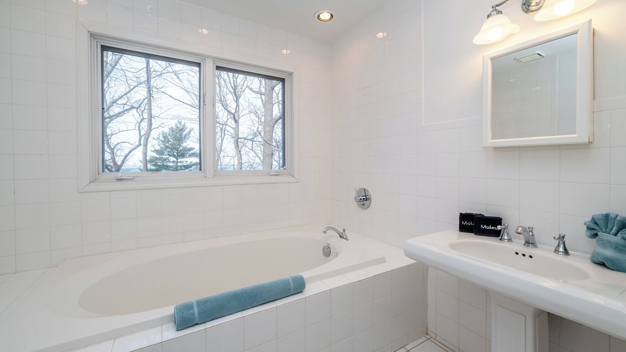 Photo of Bathroom in Lakeside