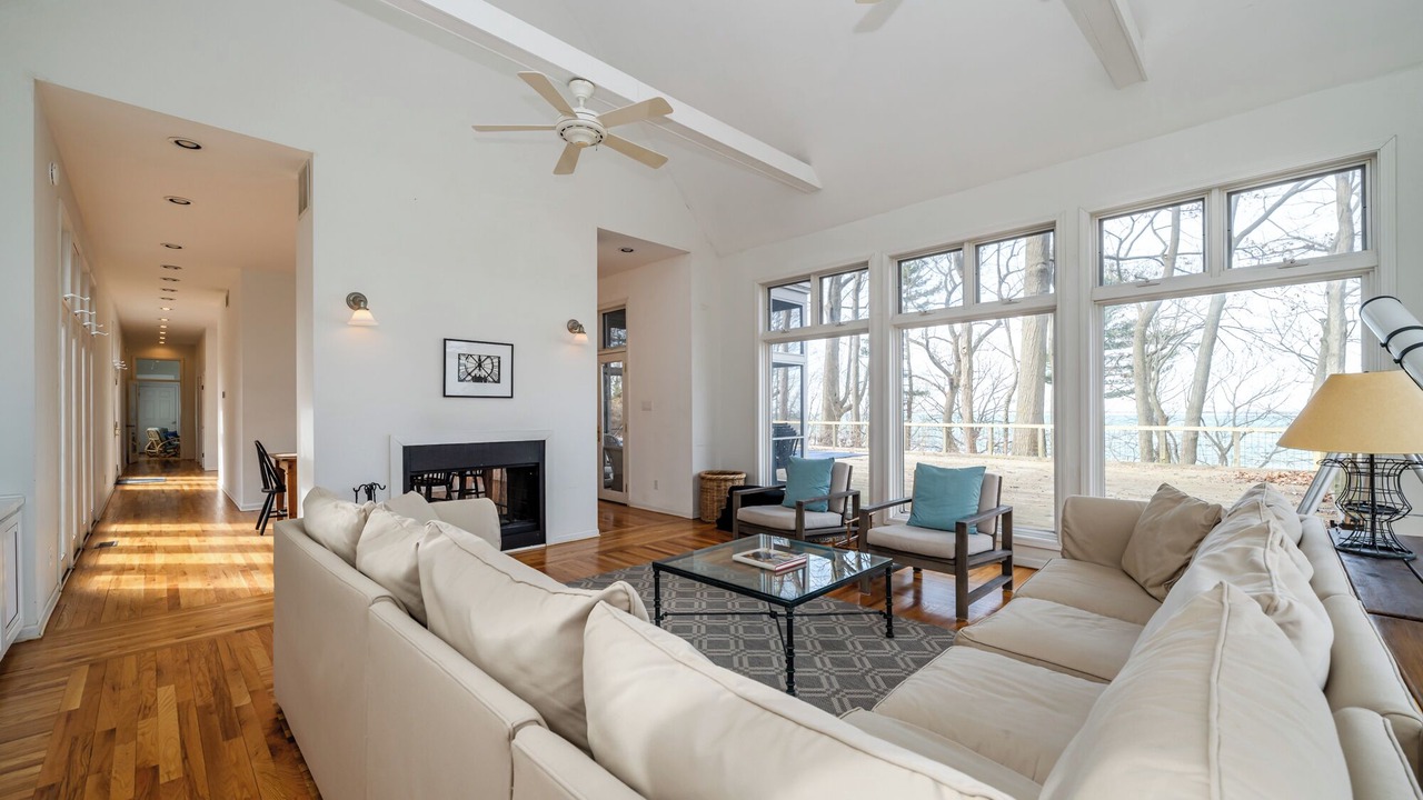 Photo of Bedroom in Lakeside