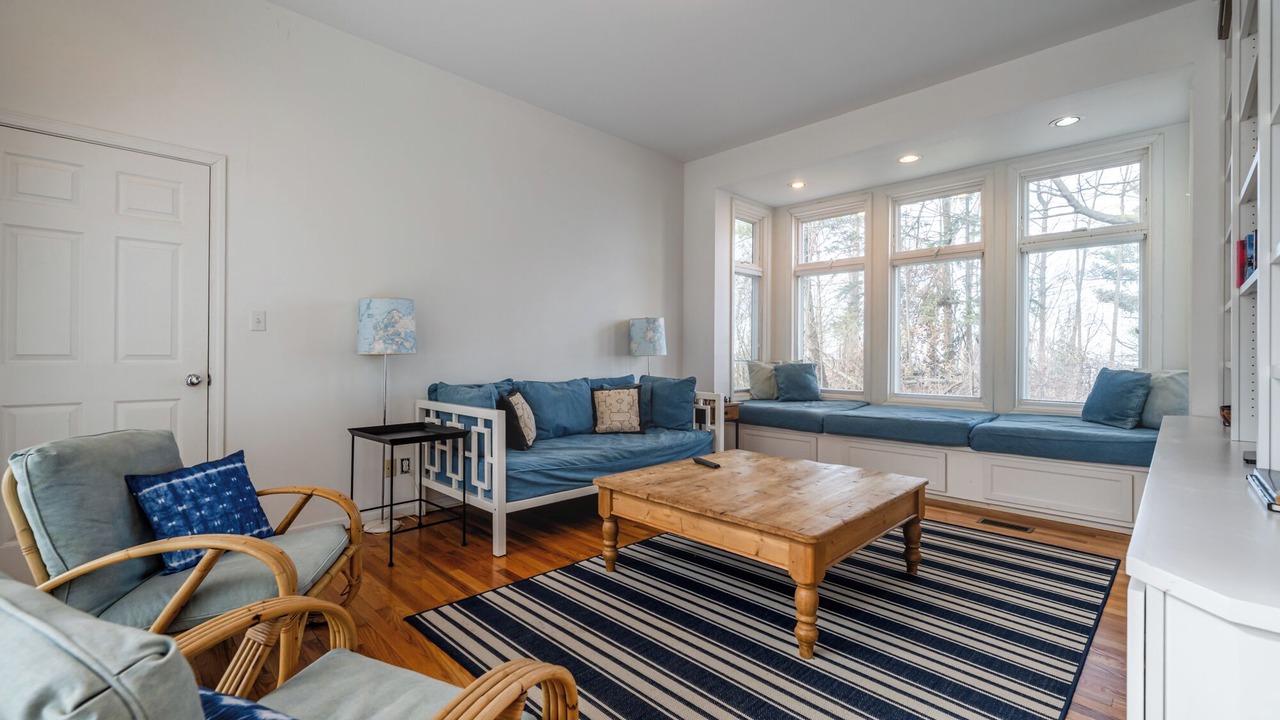 Photo of Bedroom in Lakeside