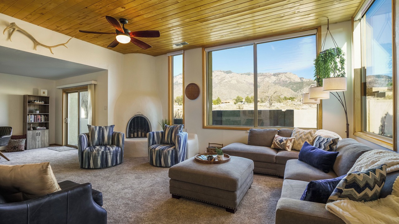 Photo of Livingroom in Sandia Heights South