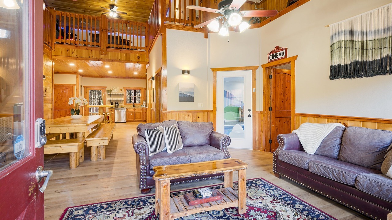 Photo of Livingroom in Cosby