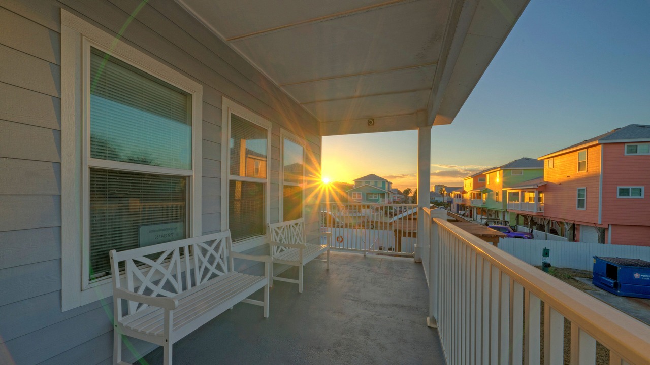 Photo of Patio Balcony in Sand Point