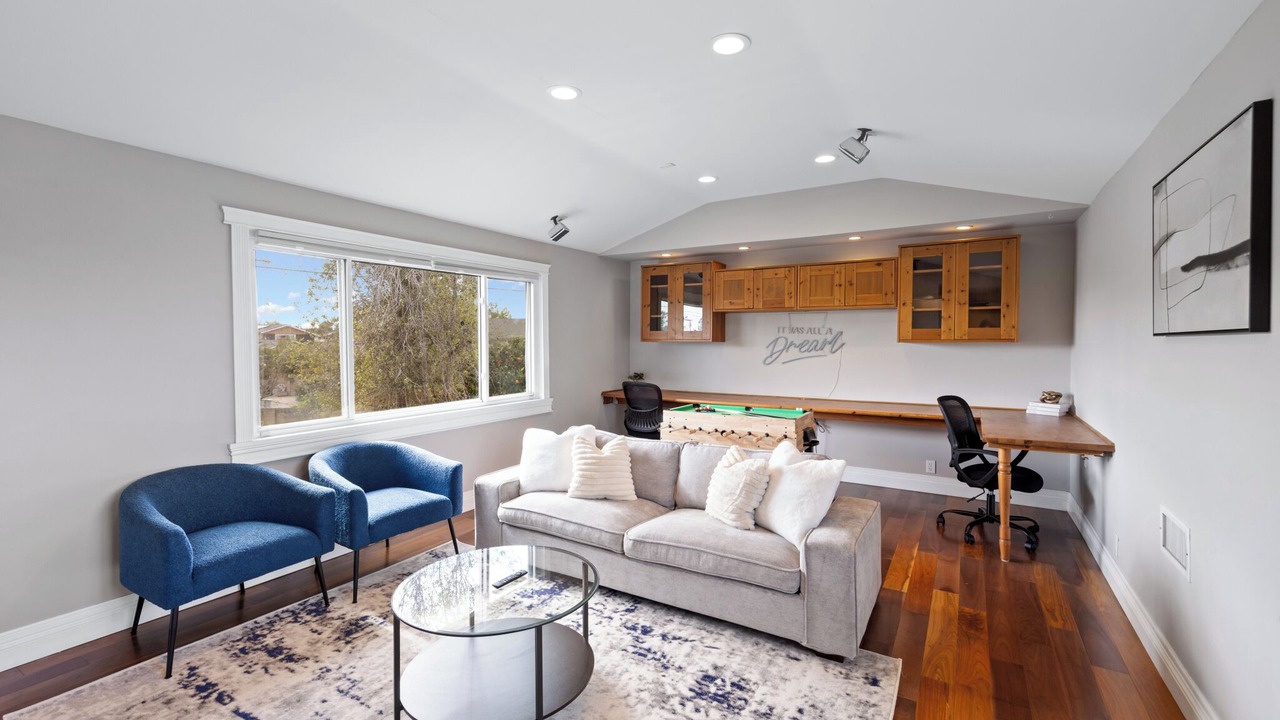 Photo of Livingroom in Fountain Valley