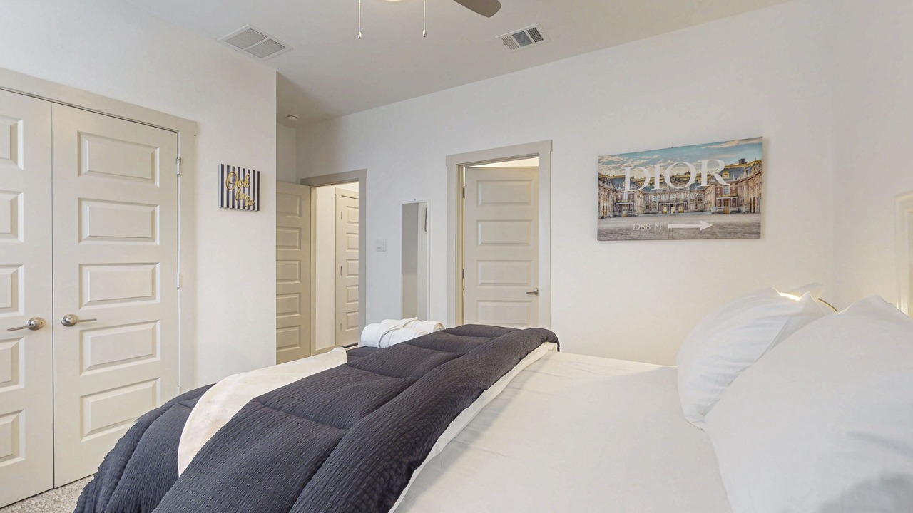 Photo of Bedroom in League City