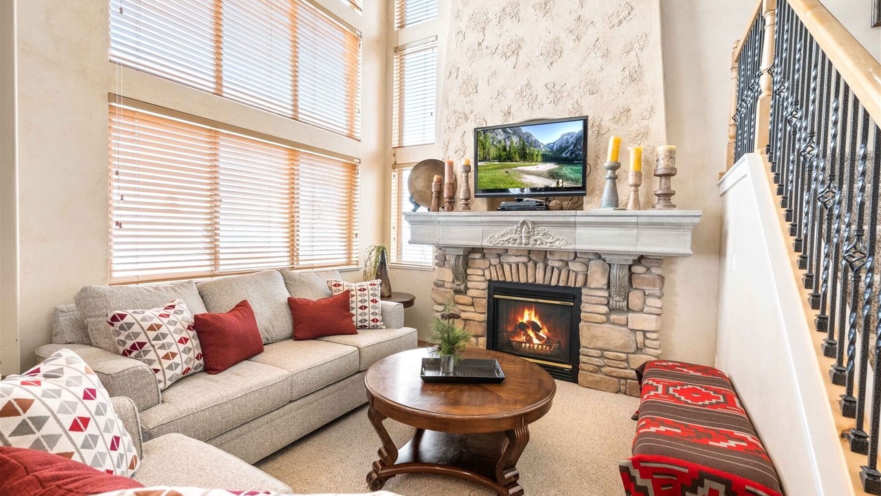 Photo of Livingroom in Wolf Creek