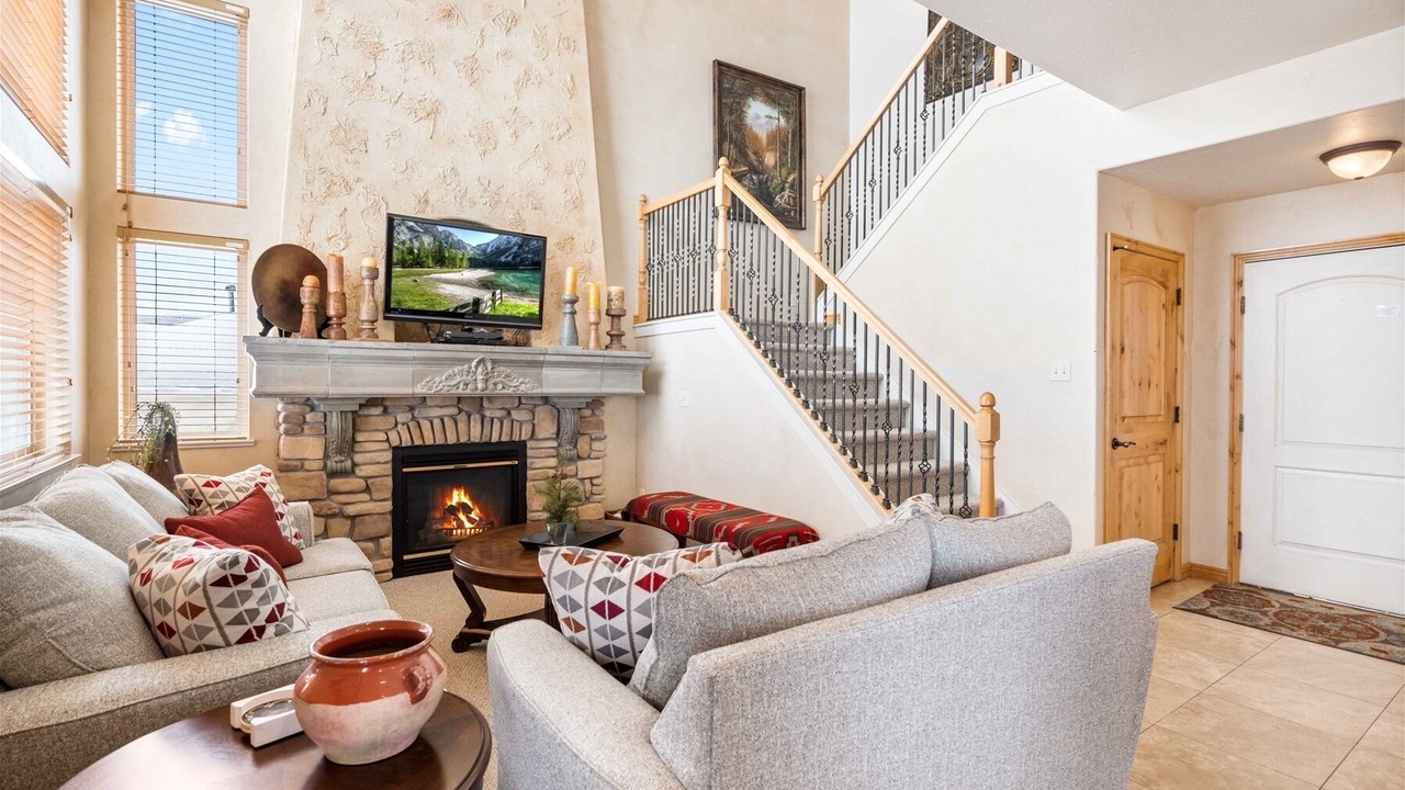 Photo of Livingroom in Wolf Creek