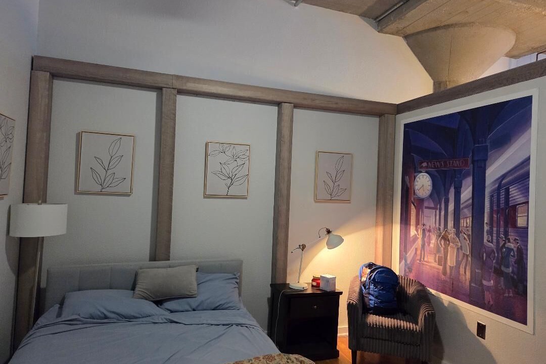Photo of Bedroom in Crossroads Arts District