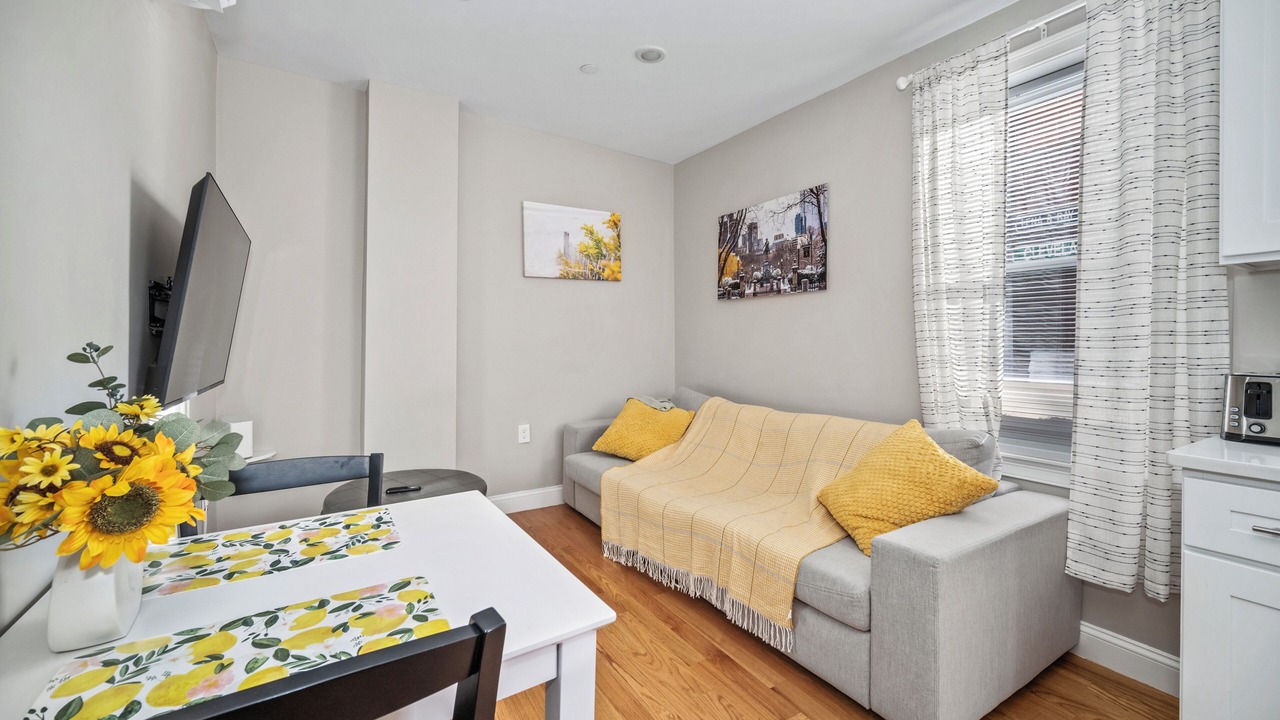 Photo of Livingroom in North End