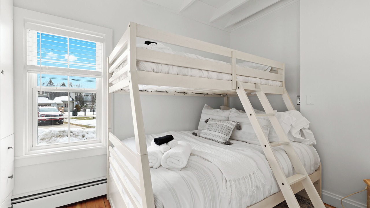 Photo of Bedroom in Lake Orion