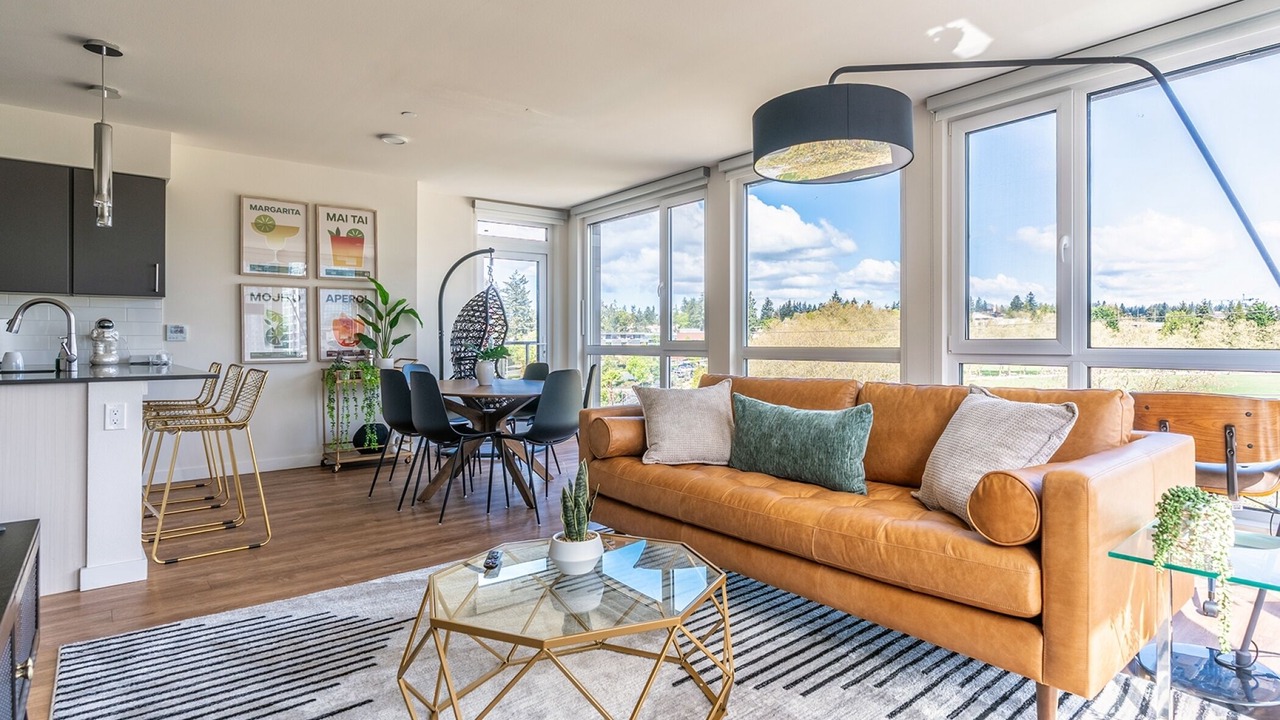 Photo of Livingroom in West Bellevue