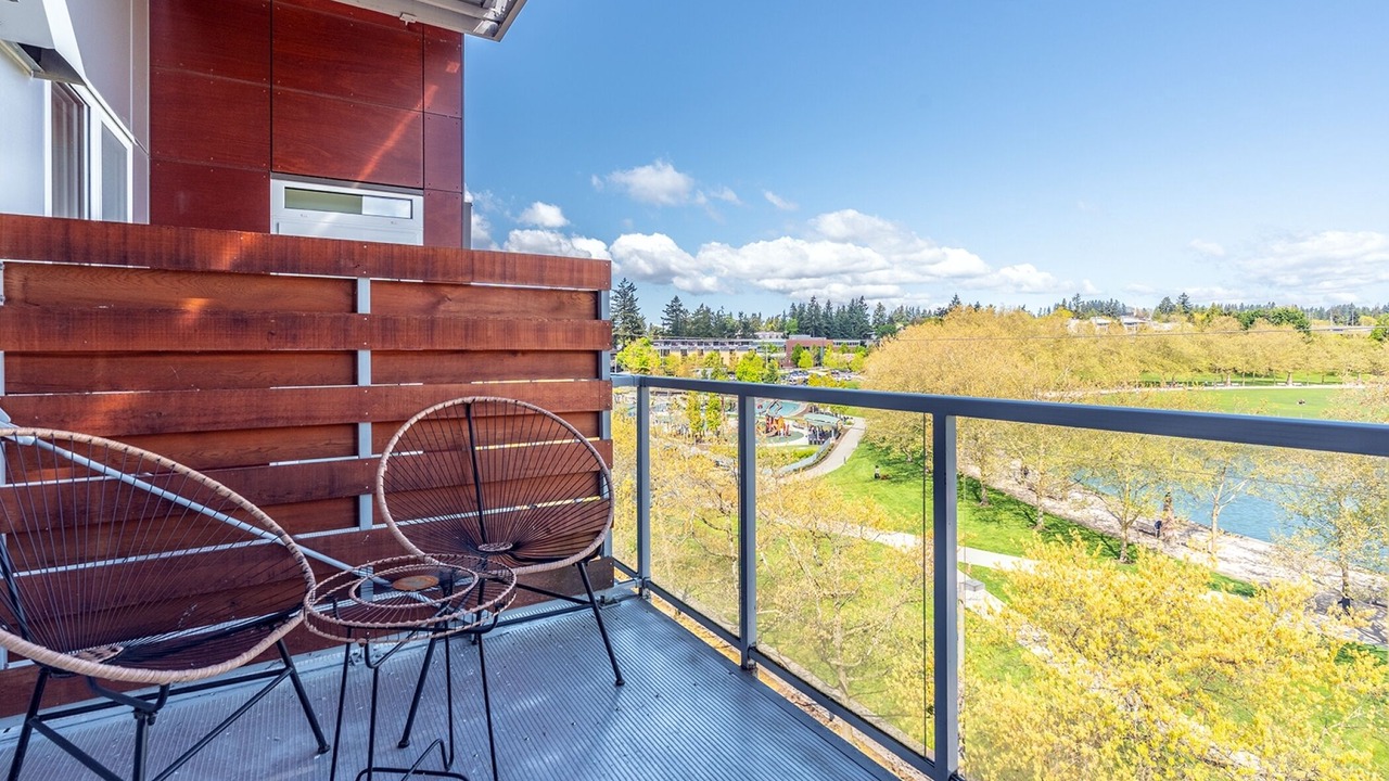 Photo of Patio Balcony in West Bellevue