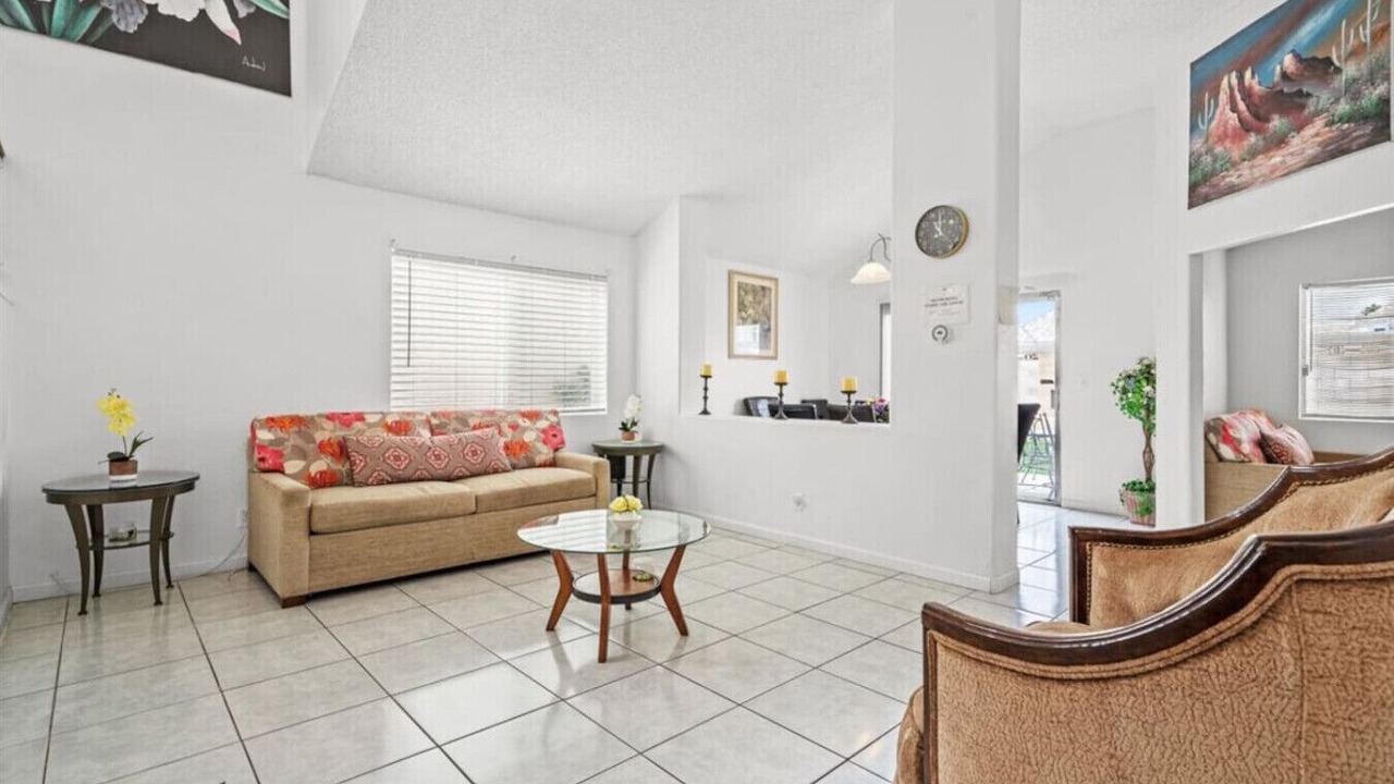 Photo of Livingroom in Summerlin