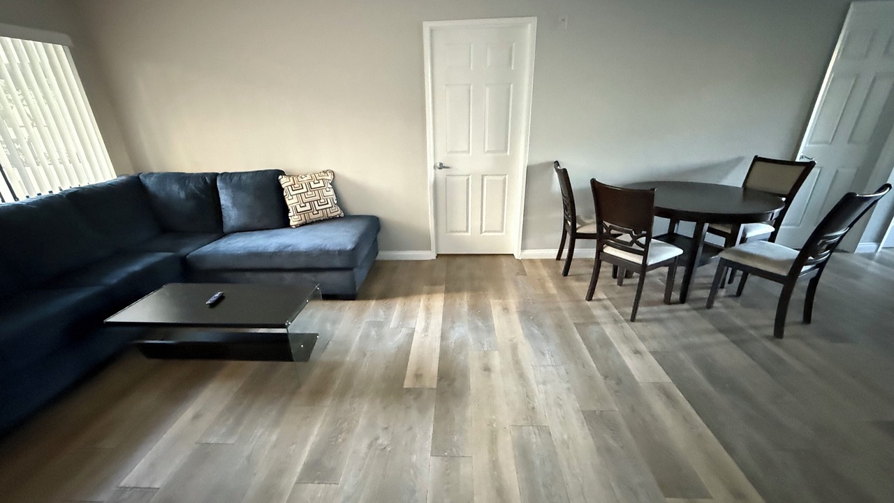 Photo of Livingroom in Burbank