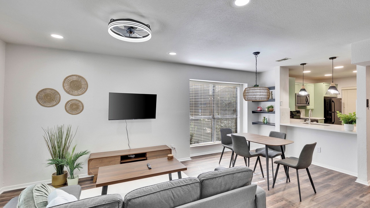 Photo of Livingroom in North Burnet