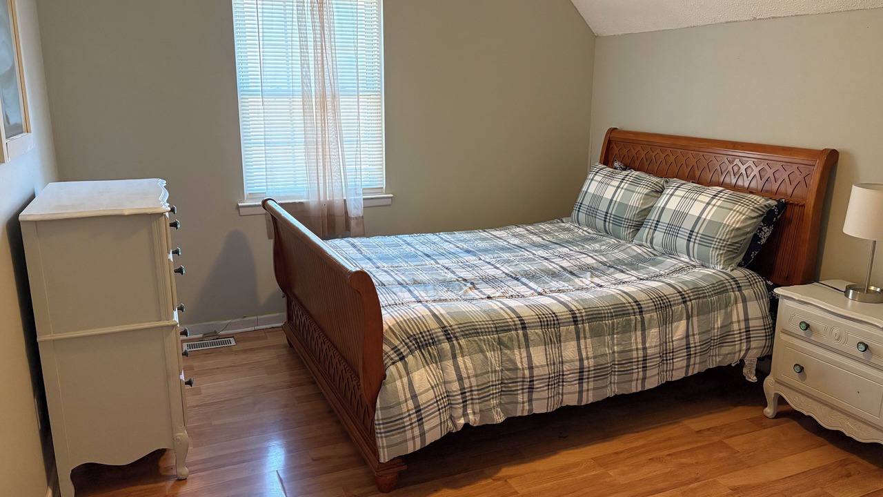 Photo of Bedroom in Normal