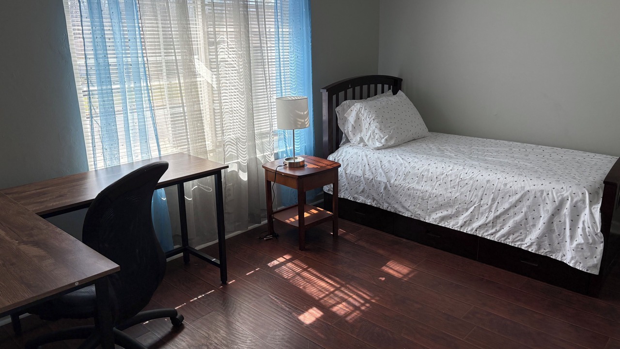 Photo of Bedroom in Normal