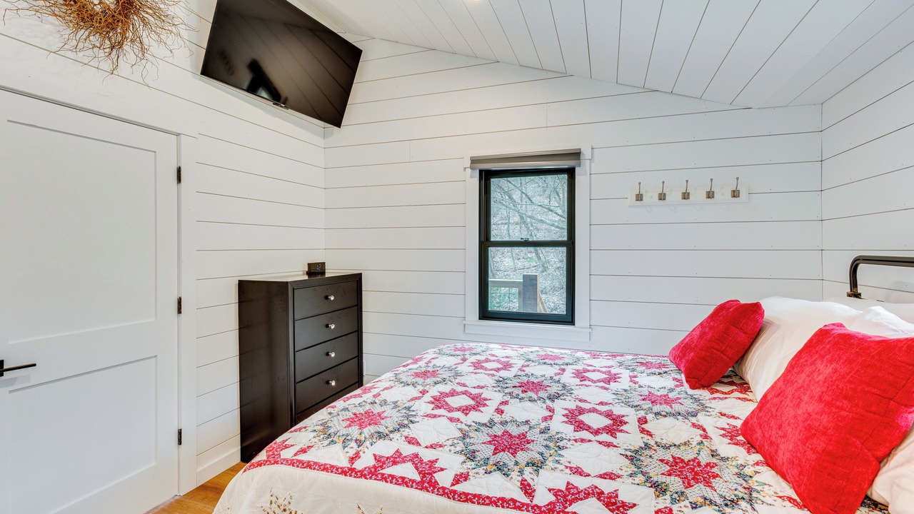 Photo of Bedroom in Somerdale