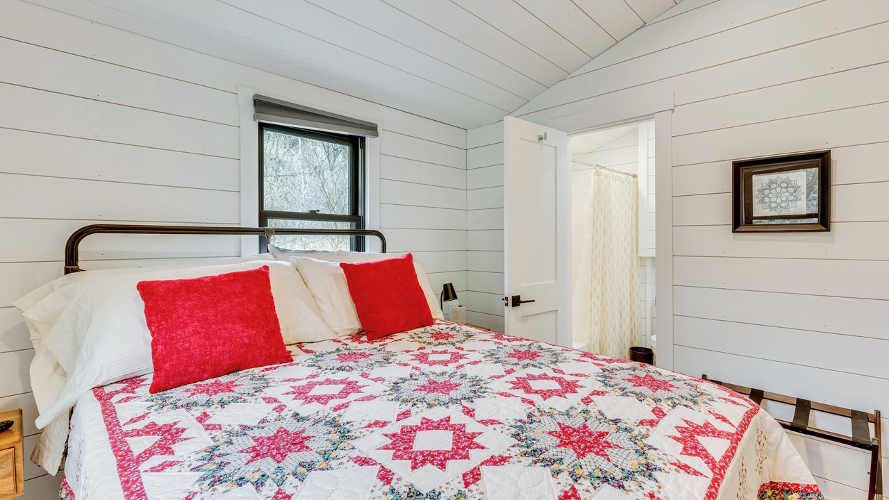 Photo of Bedroom in Somerdale