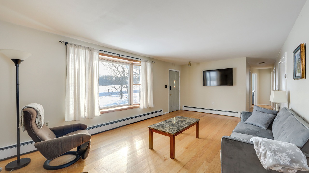 Photo of Livingroom in West Eaton
