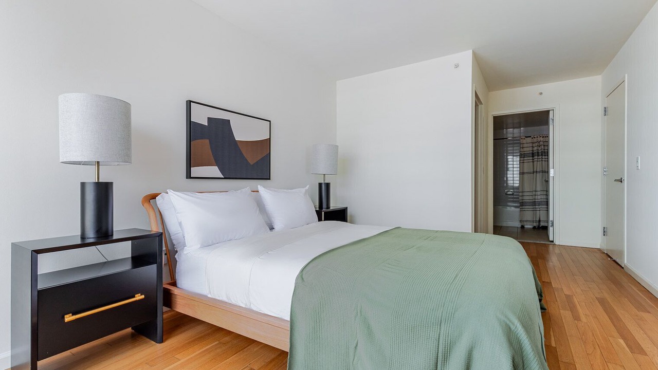 Photo of Bedroom in Hunters Point