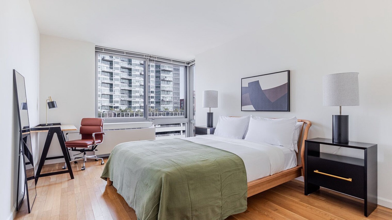 Photo of Bedroom in Hunters Point