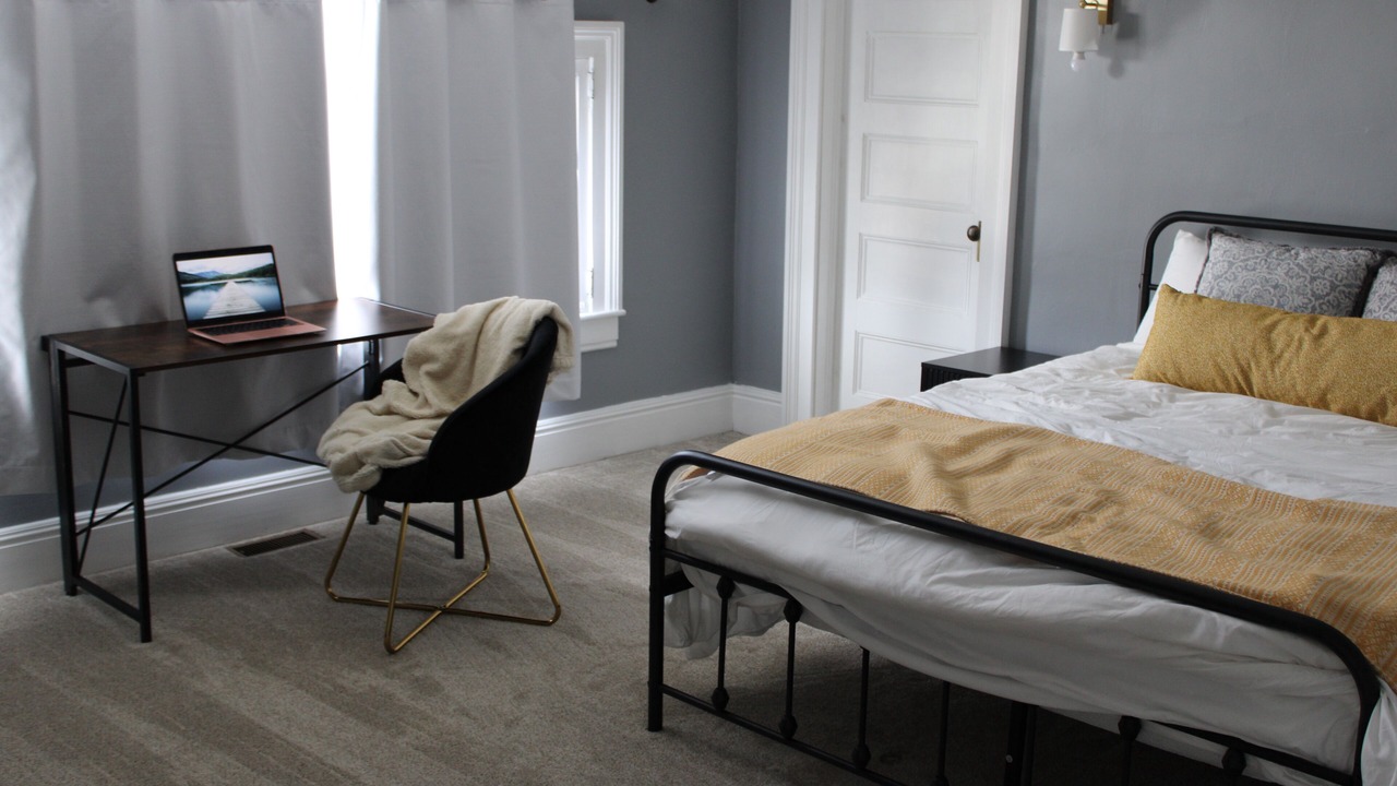 Photo of Bedroom in Melrose Park