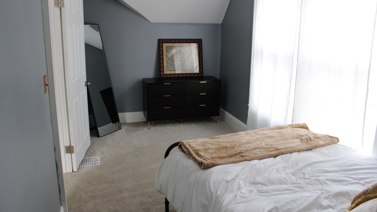 Photo of Bedroom in Melrose Park