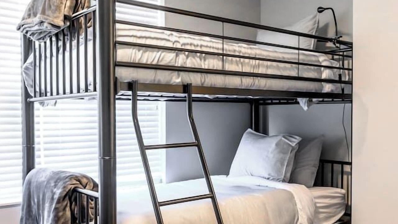 Photo of Bedroom in Roseland