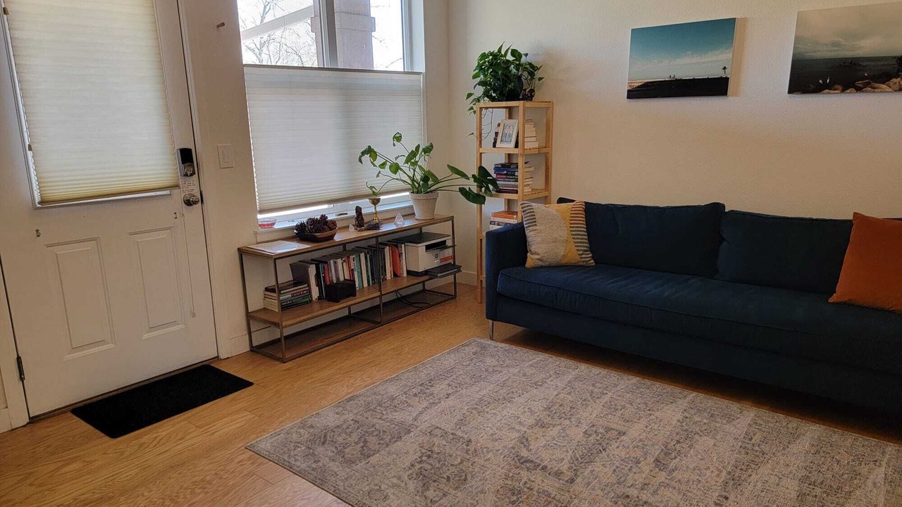 Photo of Livingroom in Glenwood Grove - North Iris