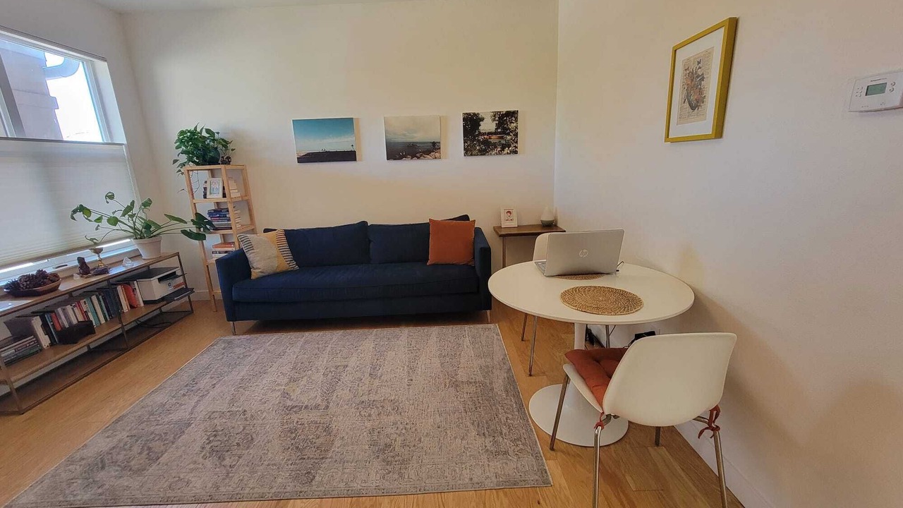 Photo of Livingroom in Glenwood Grove - North Iris