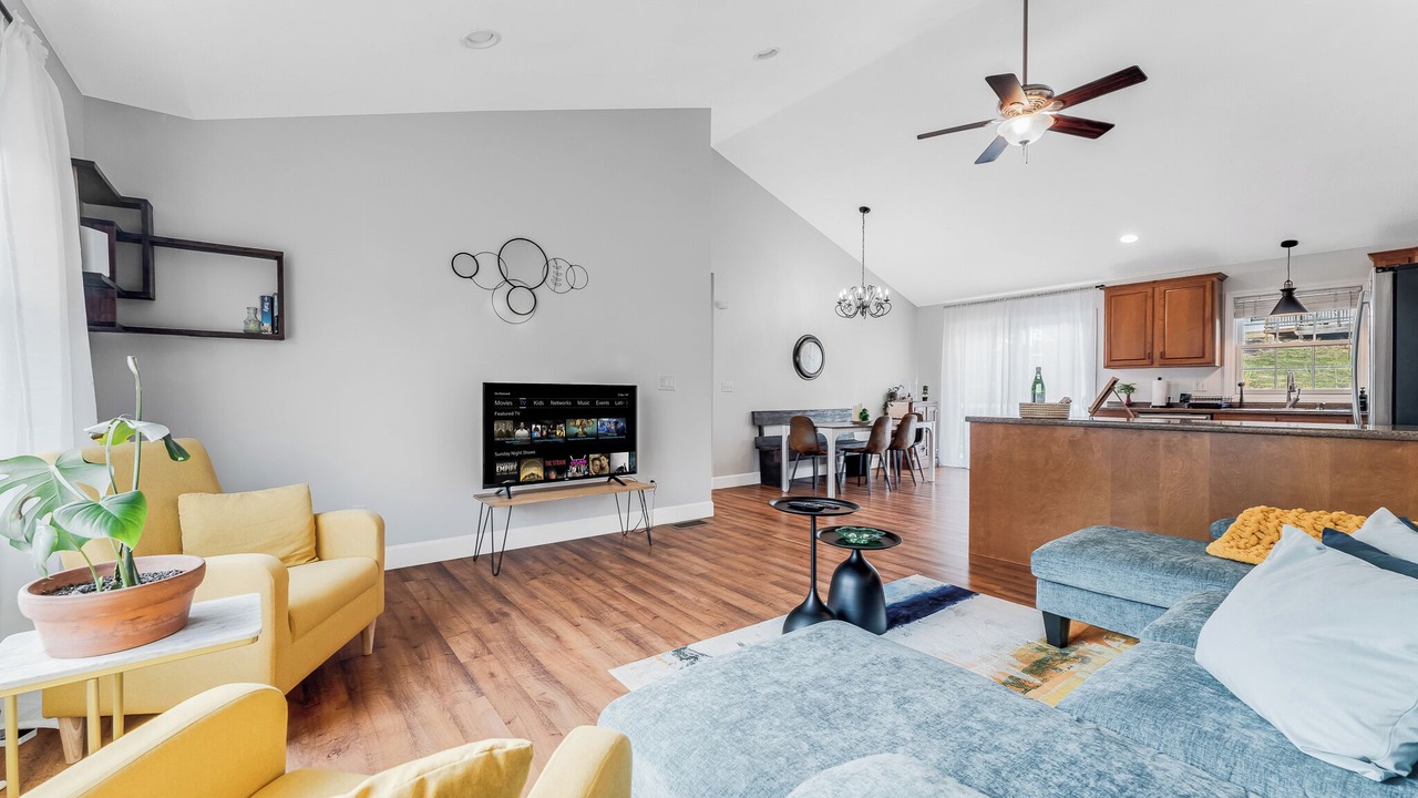 Photo of Livingroom in Cheat Lake