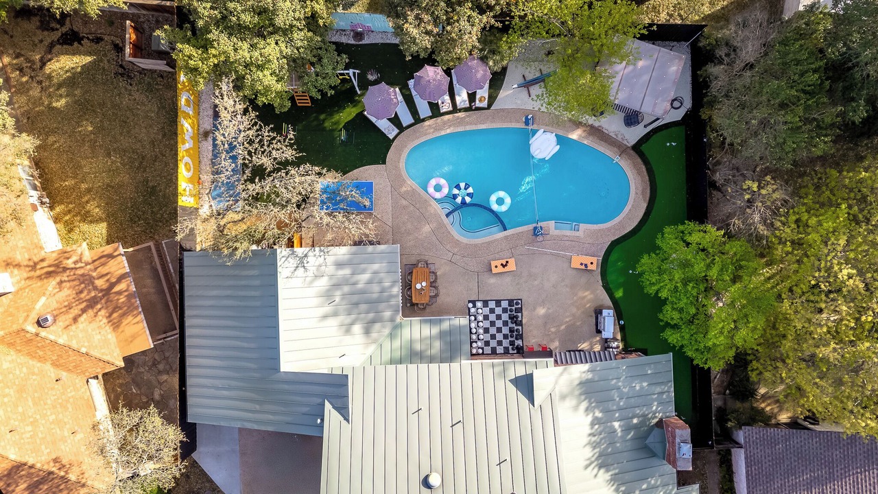 Photo of Outdoor in Vance Jackson