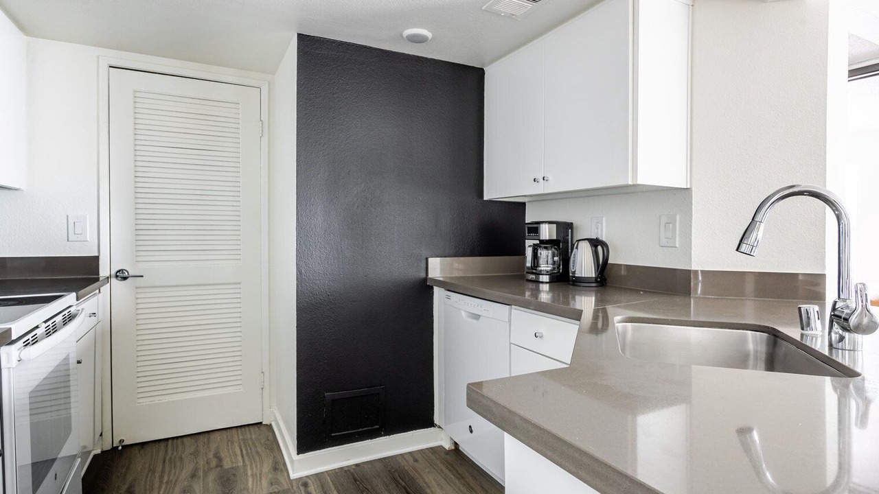 Photo of Kitchen in Studio City