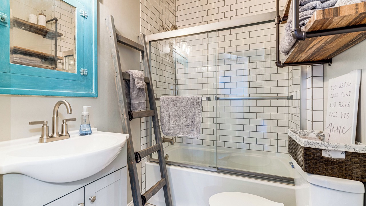 Photo of Bathroom in Spicewood