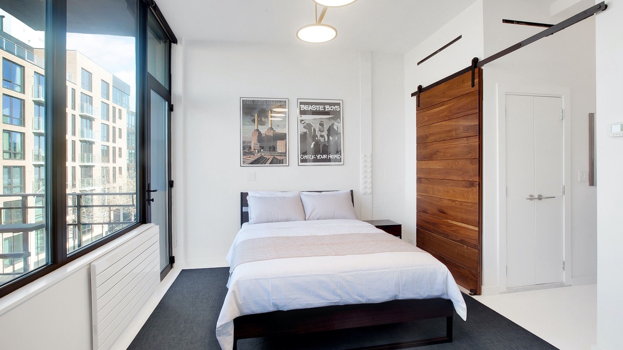 Photo of Bedroom in Hunters Point