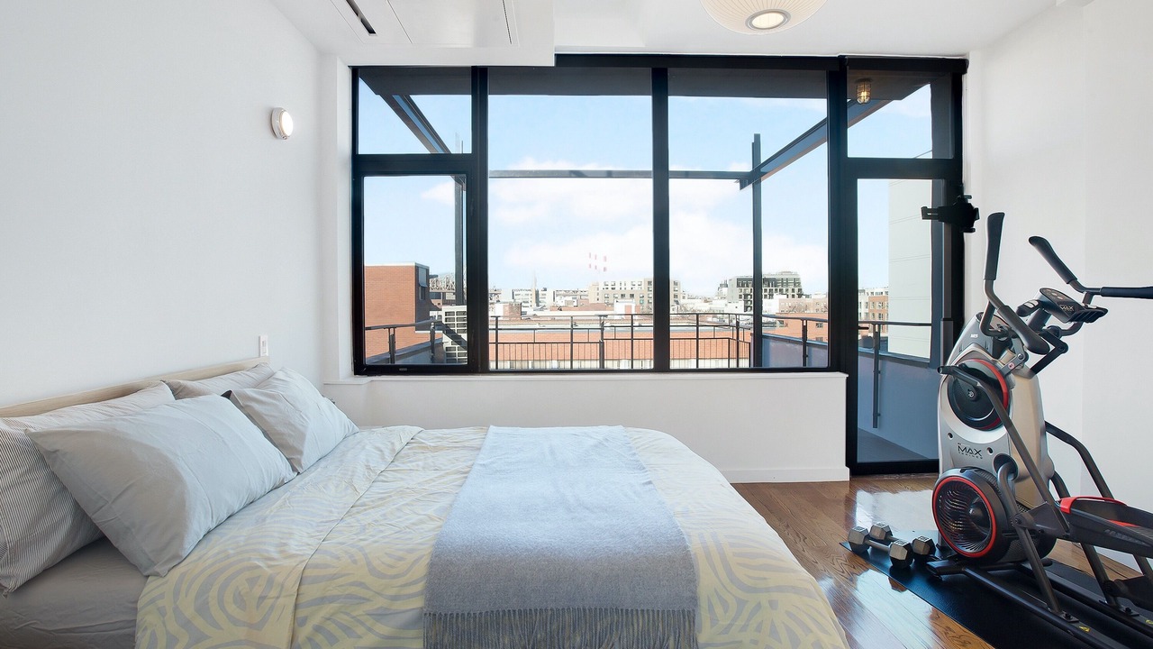 Photo of Bedroom in Hunters Point
