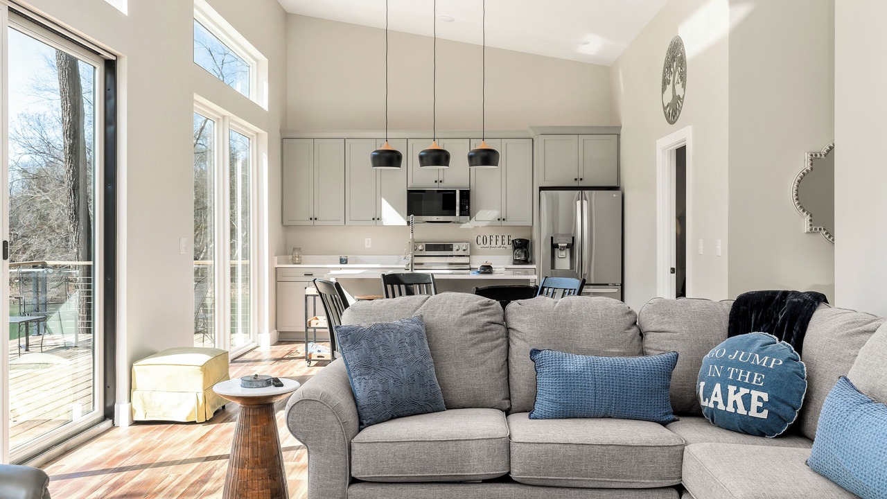 Photo of Livingroom in Van Buren County