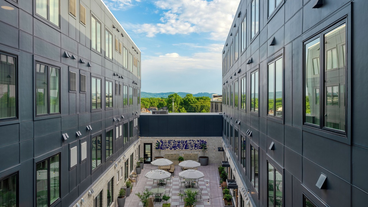 Photo of Outdoor in Belmont - Hillsboro