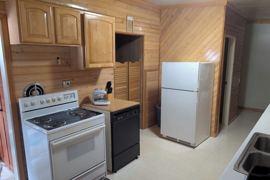 Photo of Kitchen in White Pine